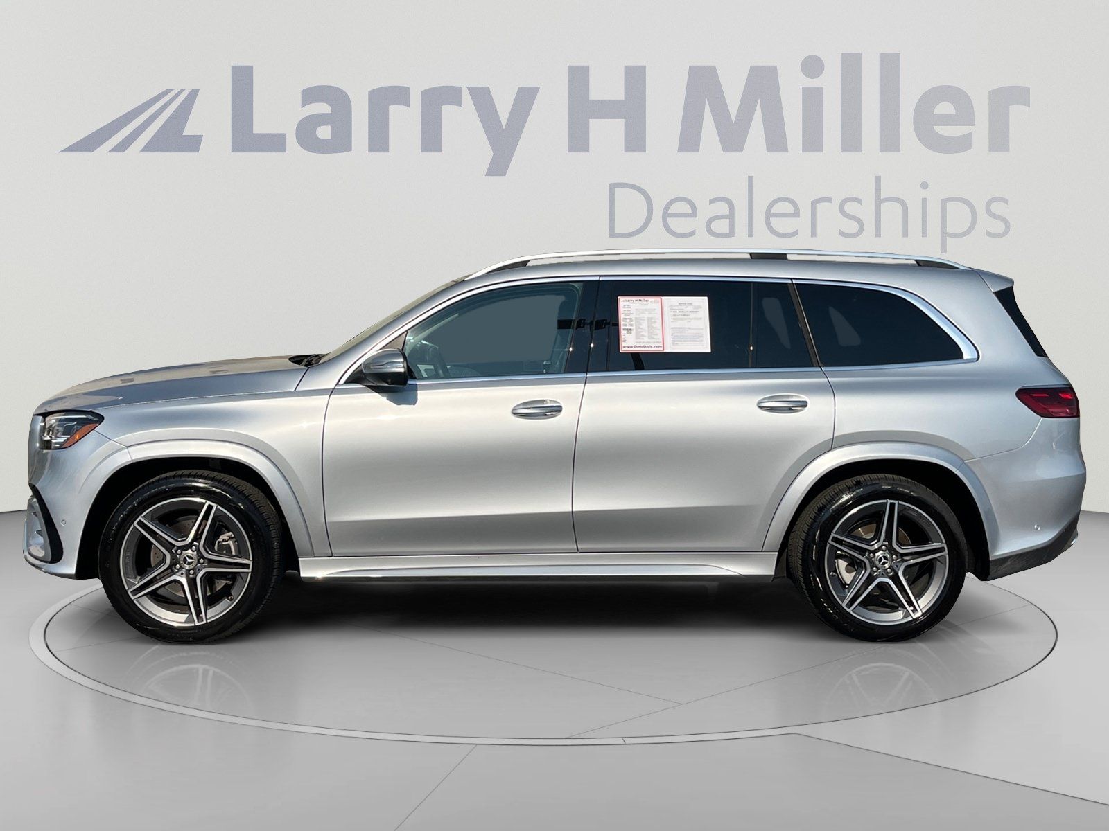 Used 2026 Mercedes-Benz GLS 450 4MATIC image 2