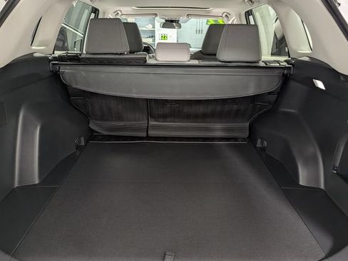 Used 2022 Toyota RAV4 XLE w/ Convenience Package AWD/4WD image 14