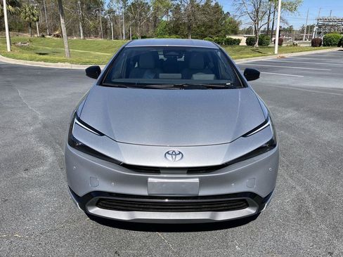 New 2025 Toyota Prius XLE image 8