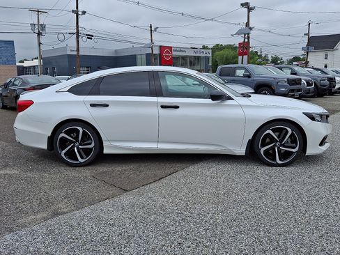 Used 2022 Honda Accord Sport image 7