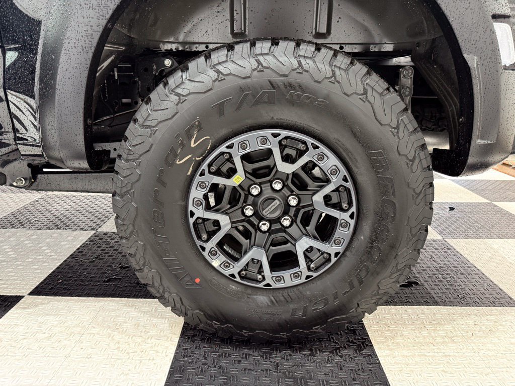 New 2025 Ford F150 Raptor w/ Equipment Group 803A Raptor R AWD/4WD image 11
