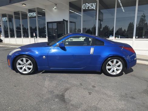 Used 2003 Nissan 350Z Coupe RWD image 3