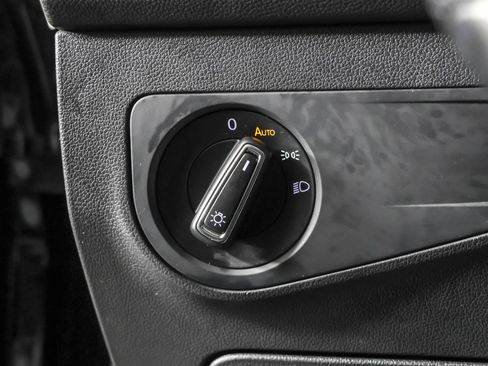 Used 2022 Volkswagen Tiguan SE R-Line image 26