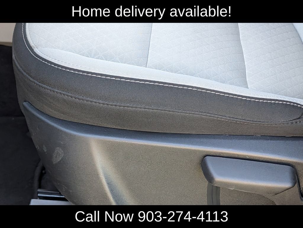 Used 2025 Ford Escape Active AWD/4WD image 27