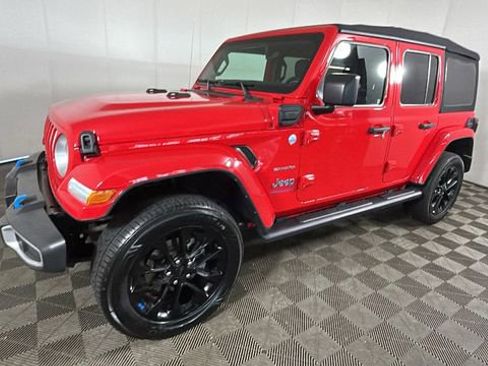 Used 2023 Jeep Wrangler Unlimited Sahara w/ Cold Weather Group AWD/4WD image 7