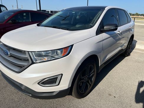 Used 2018 Ford Edge SEL w/ Equipment Group 201A FWD image 2