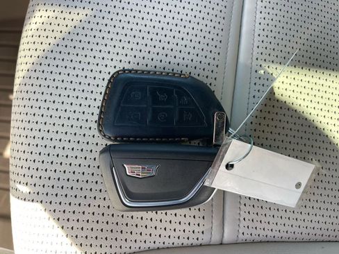 Used 2021 Cadillac Escalade ESV Premium Luxury Platinum image 41