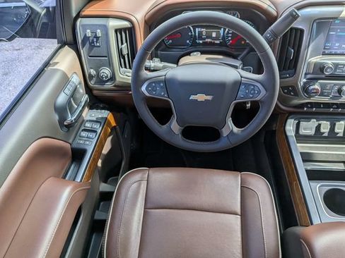 Used 2018 Chevrolet Silverado 1500 High Country RWD image 16
