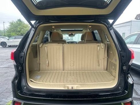 Used 2019 Toyota Highlander Limited Platinum AWD/4WD image 9
