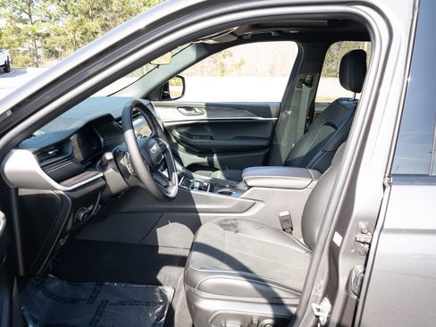 New 2026 Jeep Grand Cherokee L 4WD image 14