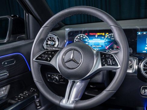 New 2025 Mercedes-Benz GLB 250 image 17