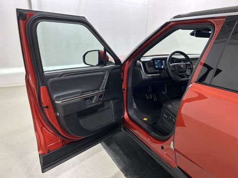 Used 2022 Rivian R1S Launch Edition AWD/4WD image 16