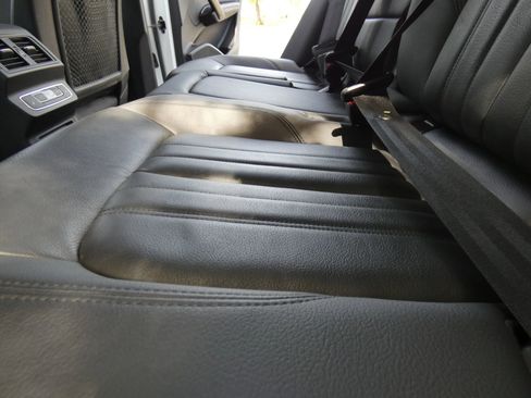 Used 2020 Audi Q5 e Premium Plus image 43