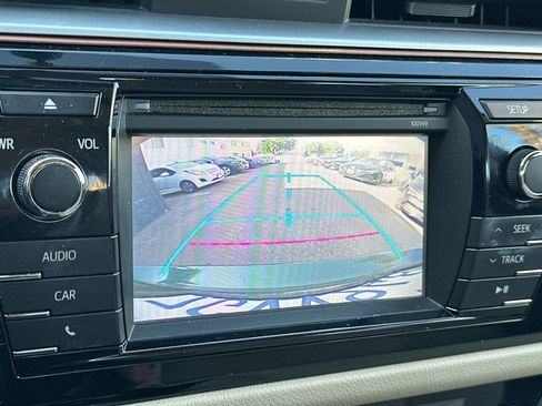 Used 2014 Toyota Corolla LE image 18