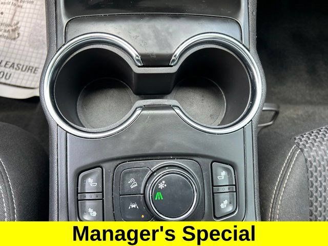 Used 2024 GMC Terrain SLE w/ Driver Convenience Package FWD image 30