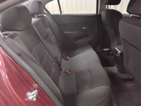 Used 2016 Chevrolet Cruze LT w/ Technology Package FWD image 15