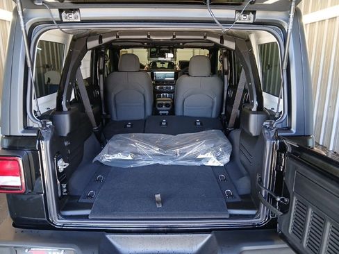 New 2026 Jeep Wrangler Unlimited Sport w/ Convenience Group image 35