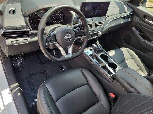 Certified 2025 Nissan Altima 2.5 SR w/ SR Premium Package FWD image 14
