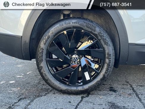 New 2026 Volkswagen Atlas SE image 6