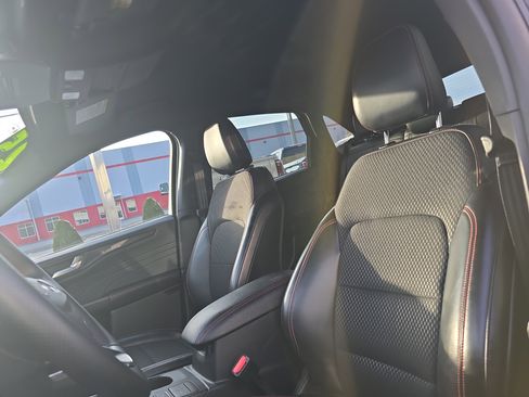 Used 2025 Ford Escape ST-Line image 12