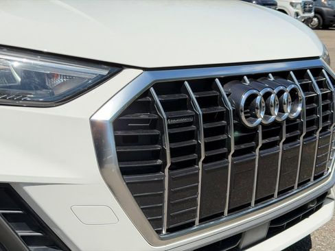 Used 2020 Audi Q3 2.0T Premium w/ Convenience Package image 2