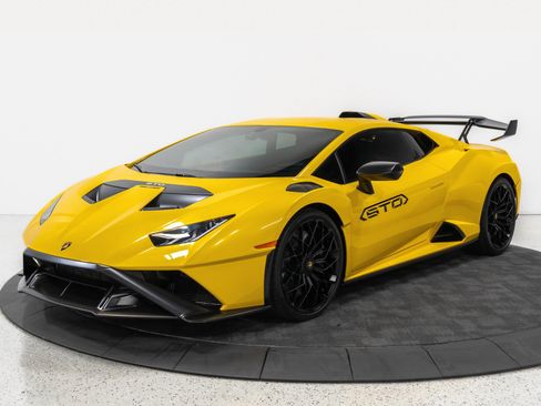 Used 2022 Lamborghini Huracan STO RWD image 2
