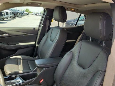 Used 2023 Buick Encore GX Essence w/ Experience Buick Package FWD image 10