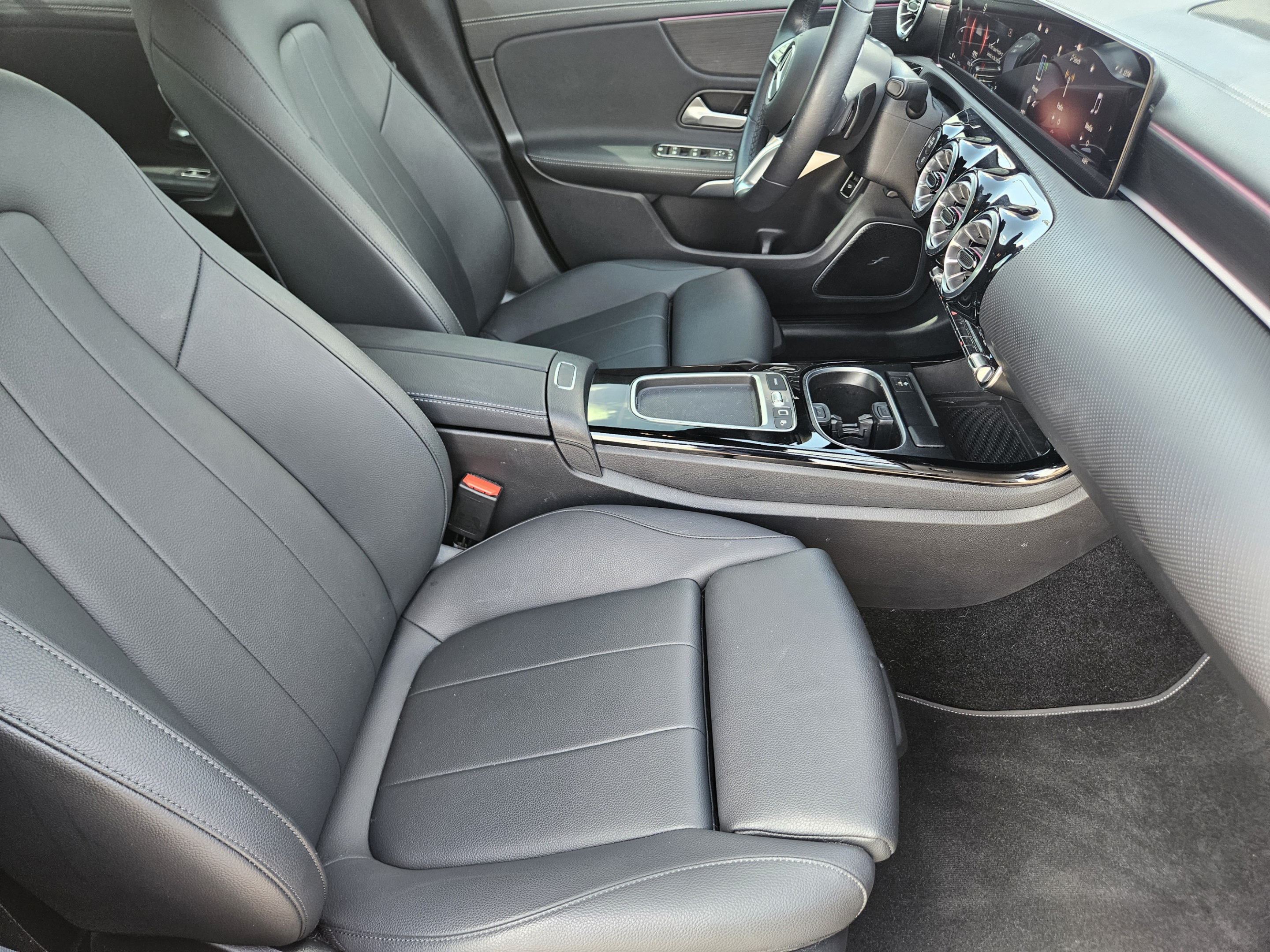 Used 2025 Mercedes-Benz CLA 250 image 6