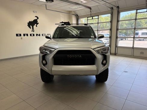 Used 2019 Toyota 4Runner SR5 AWD/4WD image 2