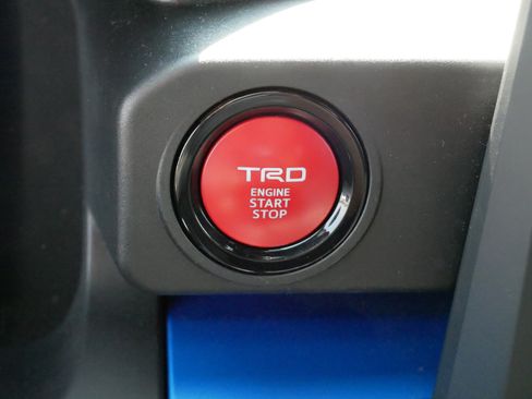 Certified 2024 Toyota Tacoma TRD Off-Road AWD/4WD image 27