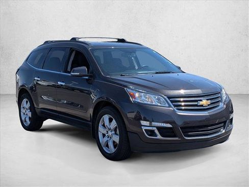 Used 2017 Chevrolet Traverse LT w/ Style and Technology Package AWD/4WD image 3