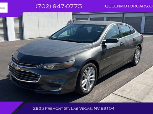 Used 2017 Chevrolet Malibu LT FWD image 1
