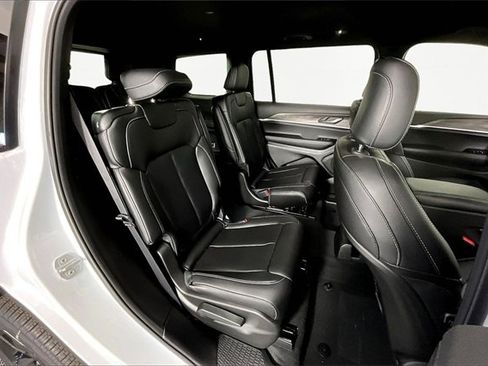 New 2025 Jeep Grand Cherokee L Limited image 11
