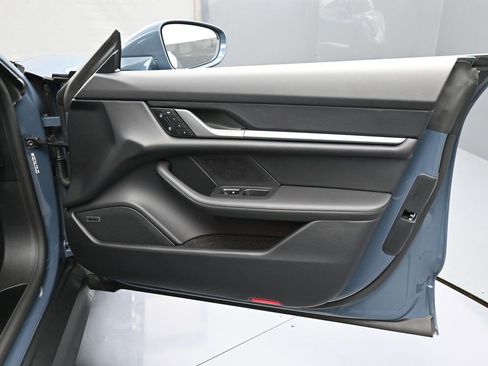 New 2025 Porsche Taycan image 30