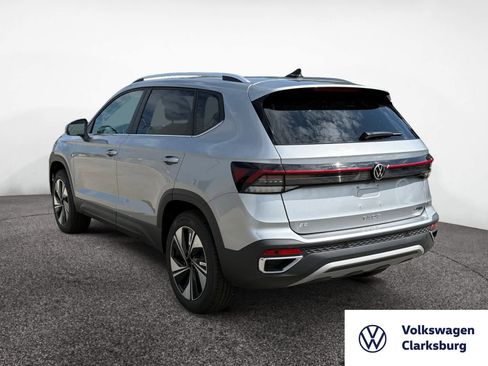 New 2025 Volkswagen Taos SE image 3