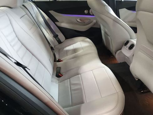 Used 2023 Mercedes-Benz E 350 4MATIC Sedan image 25