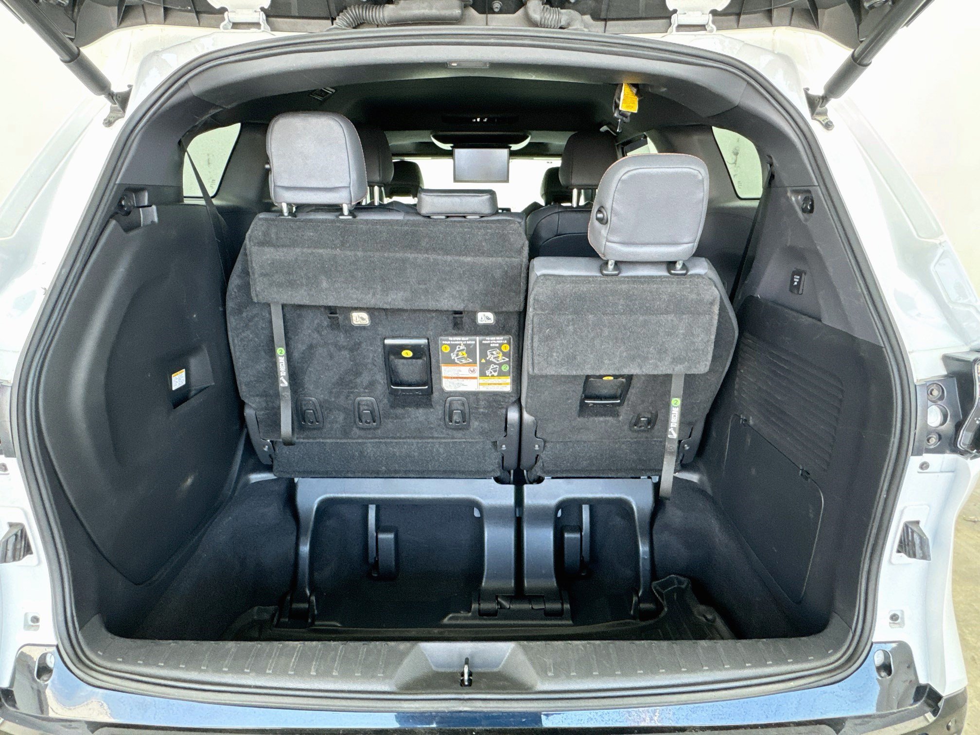 Used 2022 Toyota Sienna XSE w/ XSE Plus Package FWD image 19