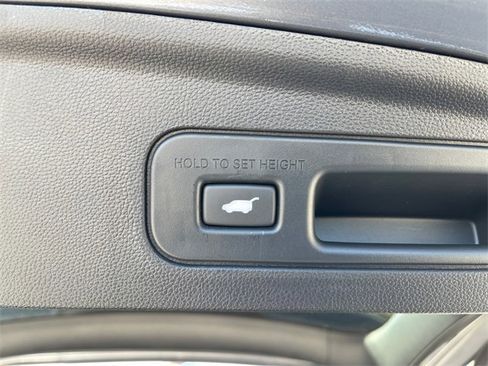 Used 2024 Acura MDX SH-AWD w/ Advance Package image 17