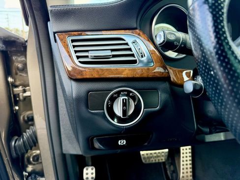 Used 2013 Mercedes-Benz CLS 550 4MATIC image 14