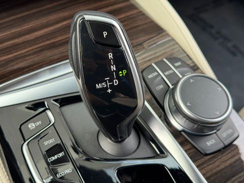 Used 2021 BMW 540i w/ M Sport Package RWD image 32