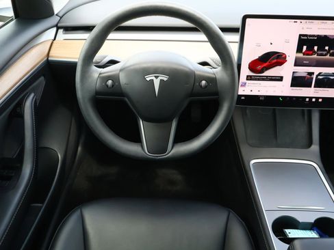 Used 2023 Tesla Model 3 Standard Range RWD image 8