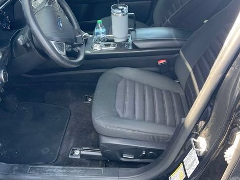 Used 2017 Ford Fusion SE FWD image 7