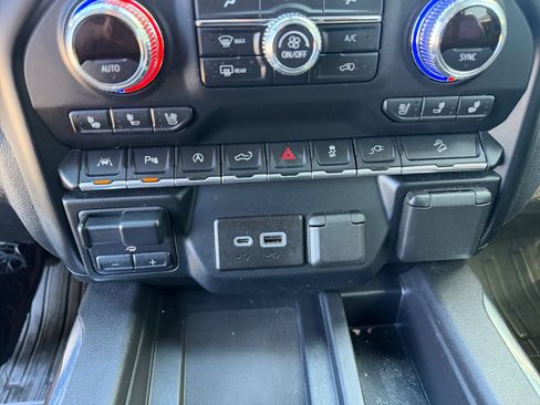 Used 2022 GMC Sierra 1500 SLT w/ SLT Premium Plus Package AWD/4WD image 24