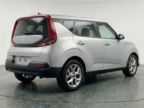 Used 2025 Kia Soul LX w/ LX Technology Package FWD image 9