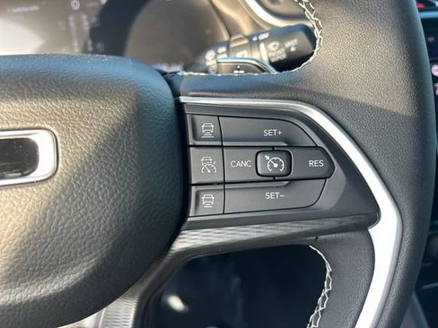 New 2026 Jeep Grand Cherokee Laredo AWD/4WD image 14