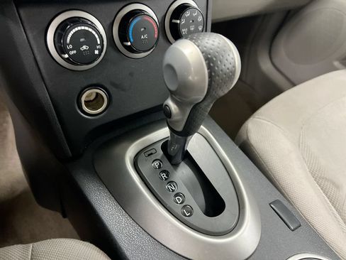 Used 2013 Nissan Rogue S AWD/4WD image 16