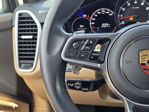 Used 2021 Porsche Cayenne AWD/4WD image 26
