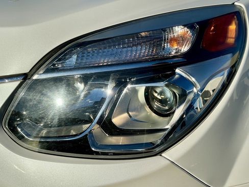 Used 2017 Chevrolet Equinox Premier w/ Enhanced Convenience Package image 10