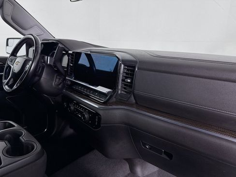 Used 2023 Chevrolet Silverado 1500 LT AWD/4WD image 28
