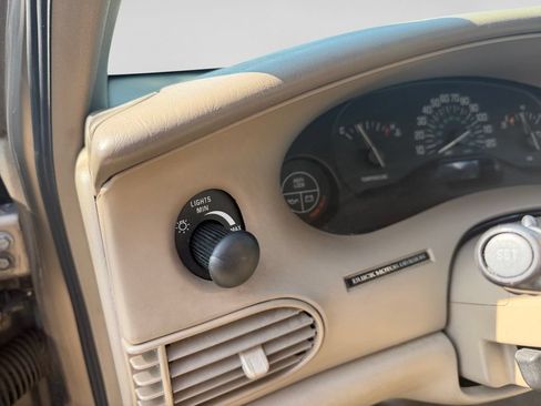 Used 2002 Buick Century Custom w/ Special Edition Pkg FWD image 18